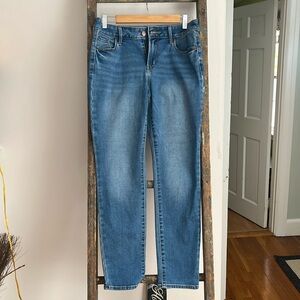 Old Navy Pop Icon skinny jeans. 8 short.